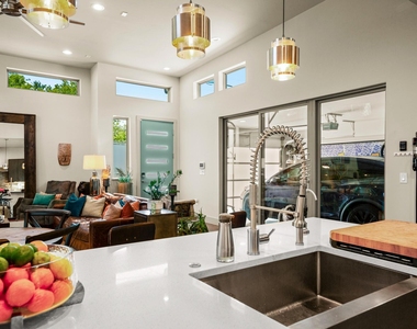 3005 E Martin Luther King Jr Blvd - Photo Thumbnail 15