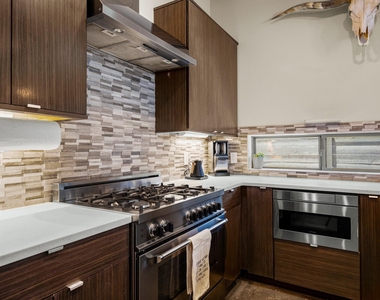 3005 E Martin Luther King Jr Blvd - Photo Thumbnail 14