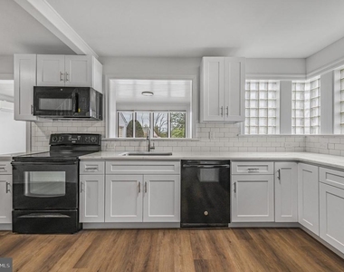 219 S Pleasant View Road - Photo Thumbnail 2