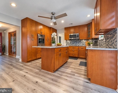 553 Saratoga Road - Photo Thumbnail 6