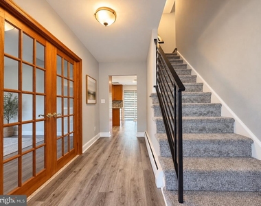 553 Saratoga Road - Photo Thumbnail 2
