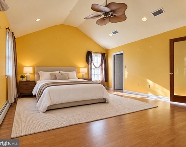 553 Saratoga Road - Photo Thumbnail 10