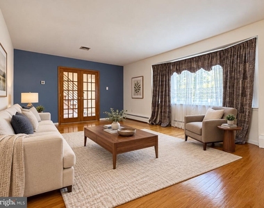 553 Saratoga Road - Photo Thumbnail 5