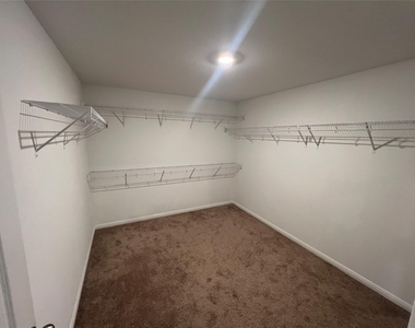 122 Fox Glen Trl - Photo Thumbnail 11