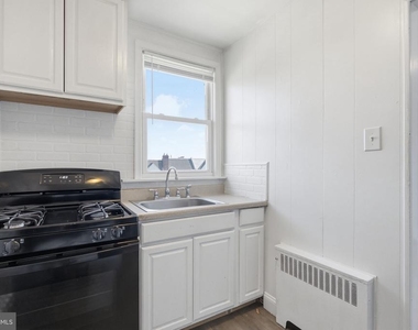 808 Derwyn Road - Photo Thumbnail 10