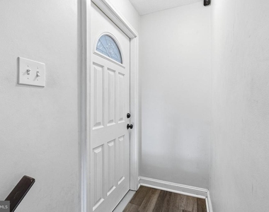 808 Derwyn Road - Photo Thumbnail 1