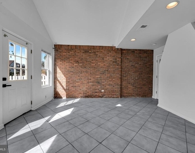45 Princeton Court - Photo Thumbnail 6