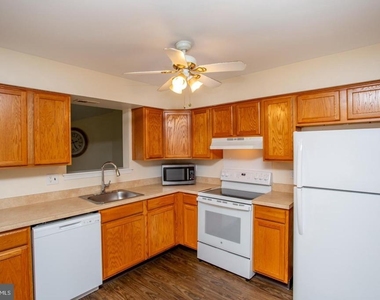 1437 Atterbury Way - Photo Thumbnail 5
