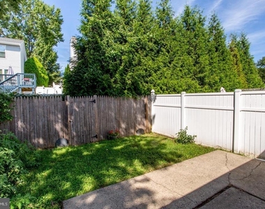 1437 Atterbury Way - Photo Thumbnail 13