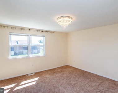 1437 Atterbury Way - Photo Thumbnail 7