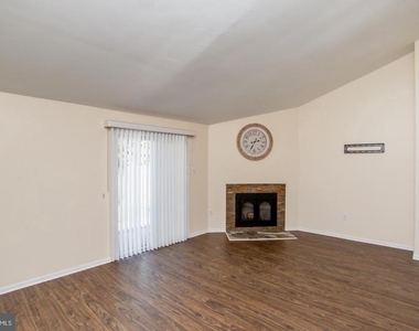 1437 Atterbury Way - Photo Thumbnail 6