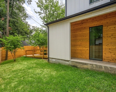 2104 Columbia Cv - Photo Thumbnail 24