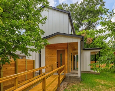 2104 Columbia Cv - Photo Thumbnail 1