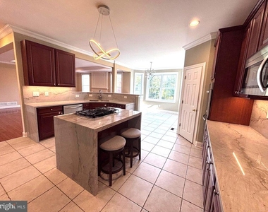 245 South Lane - Photo Thumbnail 8