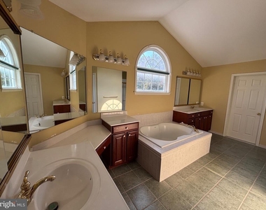 245 South Lane - Photo Thumbnail 21