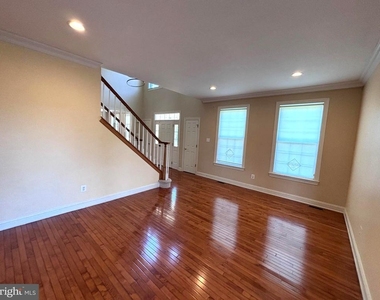 245 South Lane - Photo Thumbnail 4