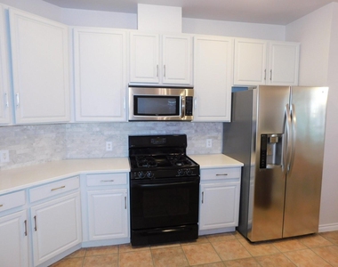5812 Pecanwood Ln - Photo Thumbnail 5
