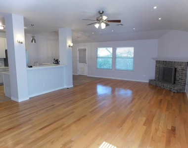 5812 Pecanwood Ln - Photo Thumbnail 4