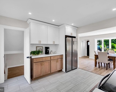 103 Carver Drive - Photo Thumbnail 27