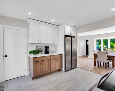 103 Carver Drive - Photo Thumbnail 28