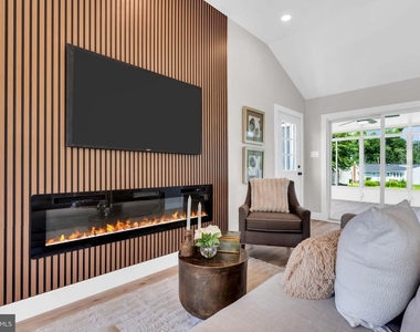 103 Carver Drive - Photo Thumbnail 18