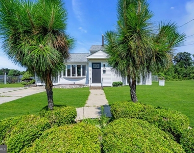 103 Carver Drive - Photo Thumbnail 3