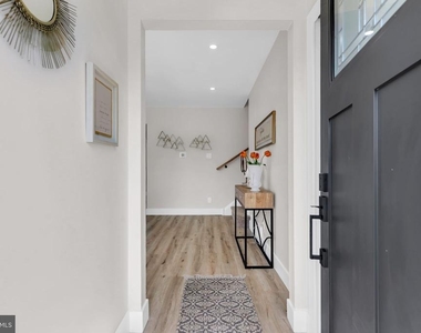 103 Carver Drive - Photo Thumbnail 8
