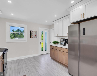 103 Carver Drive - Photo Thumbnail 34