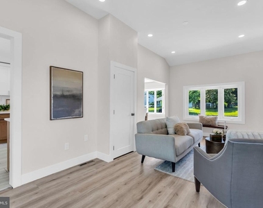 103 Carver Drive - Photo Thumbnail 21