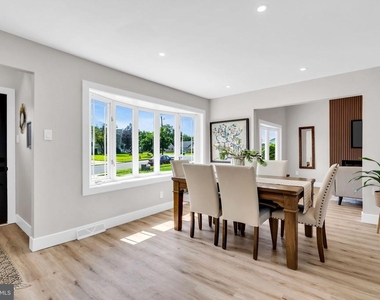 103 Carver Drive - Photo Thumbnail 12