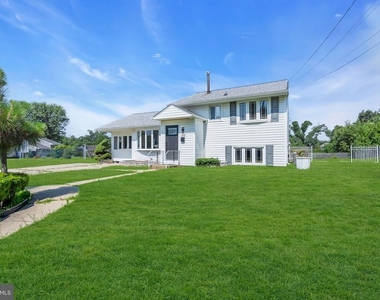 103 Carver Drive - Photo Thumbnail 6