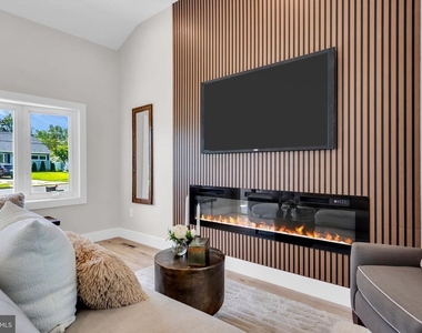 103 Carver Drive - Photo Thumbnail 20