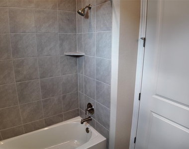 4806 Warm Wassail Dr - Photo Thumbnail 18