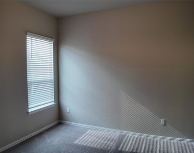 4806 Warm Wassail Dr - Photo Thumbnail 15