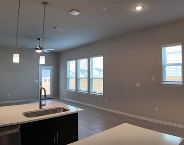 4806 Warm Wassail Dr - Photo Thumbnail 7