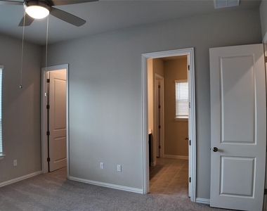 4806 Warm Wassail Dr - Photo Thumbnail 10
