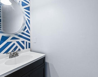 233 Lafayette Drive - Photo Thumbnail 6