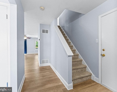 233 Lafayette Drive - Photo Thumbnail 7