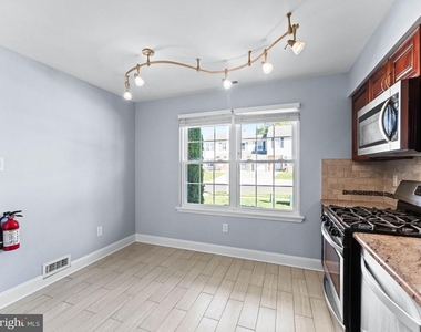 233 Lafayette Drive - Photo Thumbnail 11