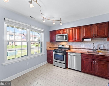 233 Lafayette Drive - Photo Thumbnail 12