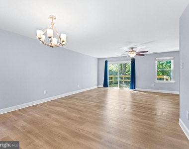 233 Lafayette Drive - Photo Thumbnail 3