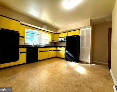 404 Tanforan Drive - Photo Thumbnail 10