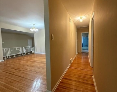 404 Tanforan Drive - Photo Thumbnail 11
