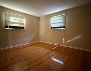 404 Tanforan Drive - Photo Thumbnail 13