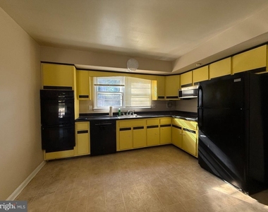 404 Tanforan Drive - Photo Thumbnail 8