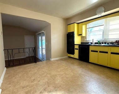 404 Tanforan Drive - Photo Thumbnail 9