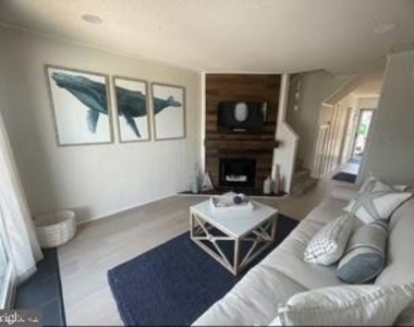 720 Rusty Anchor Road - Photo Thumbnail 4