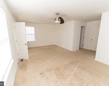 230 Garrison Way - Photo Thumbnail 33