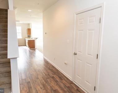 230 Garrison Way - Photo Thumbnail 11