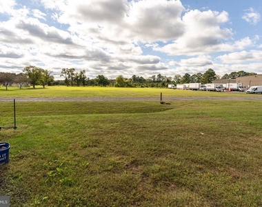 230 Garrison Way - Photo Thumbnail 7